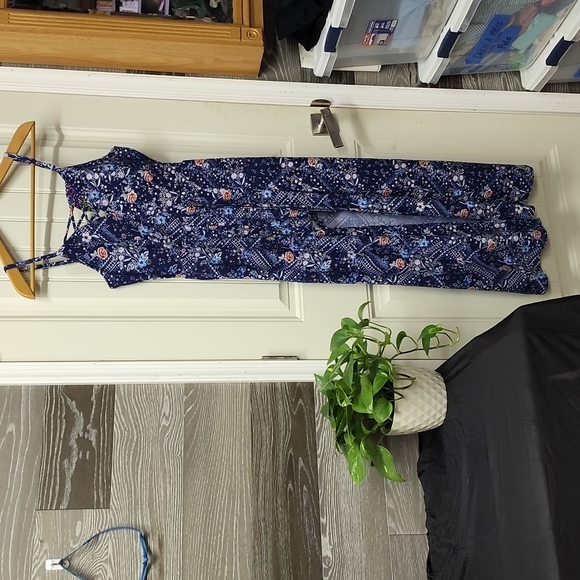 unbranded Dresses & Skirts - Unique jumper dress super stretchy n soft size 15-17